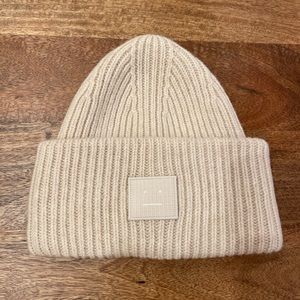 Acne Beanie - oatmeal color